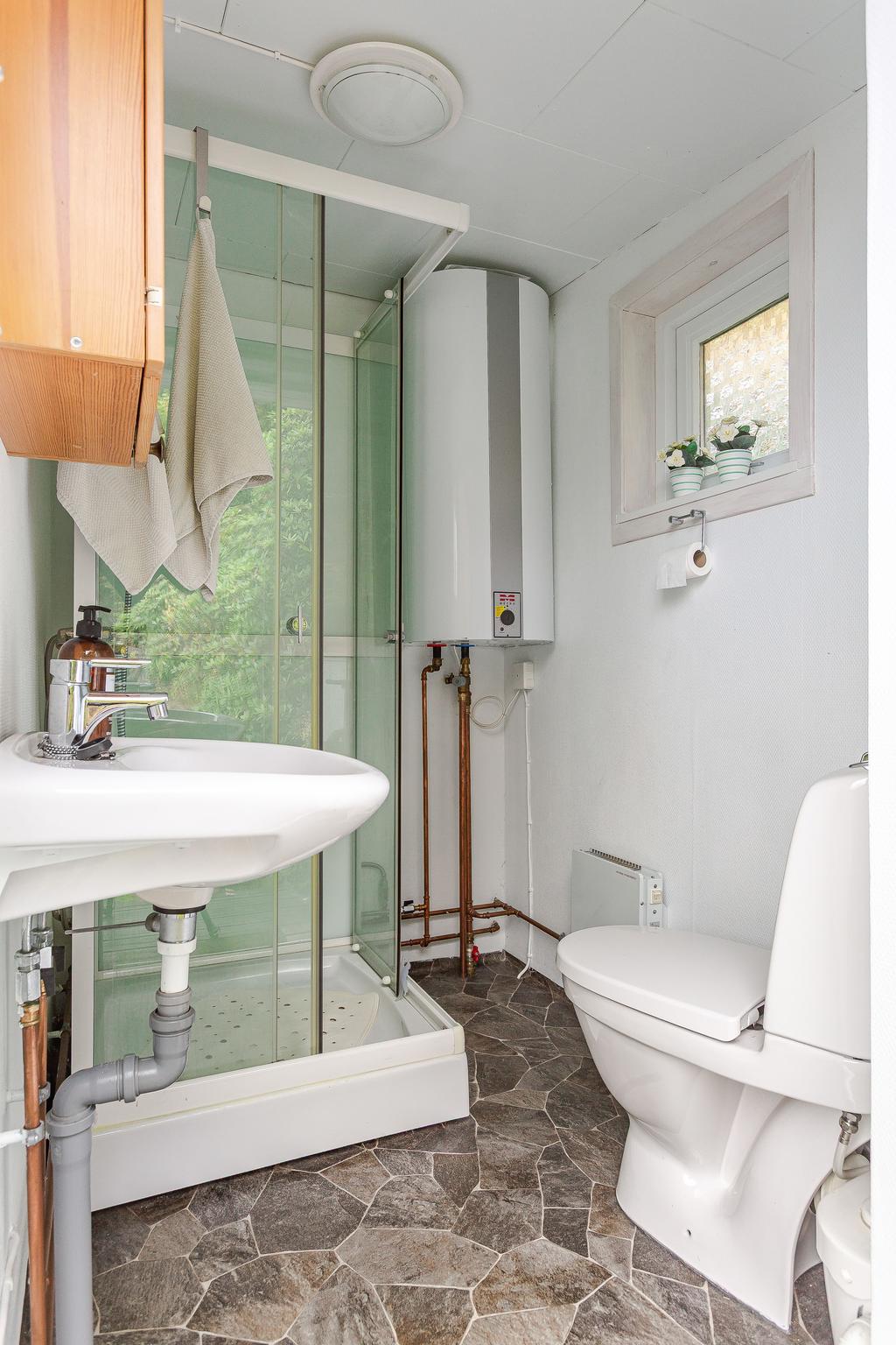 Hus 4 badrum med egen ingång