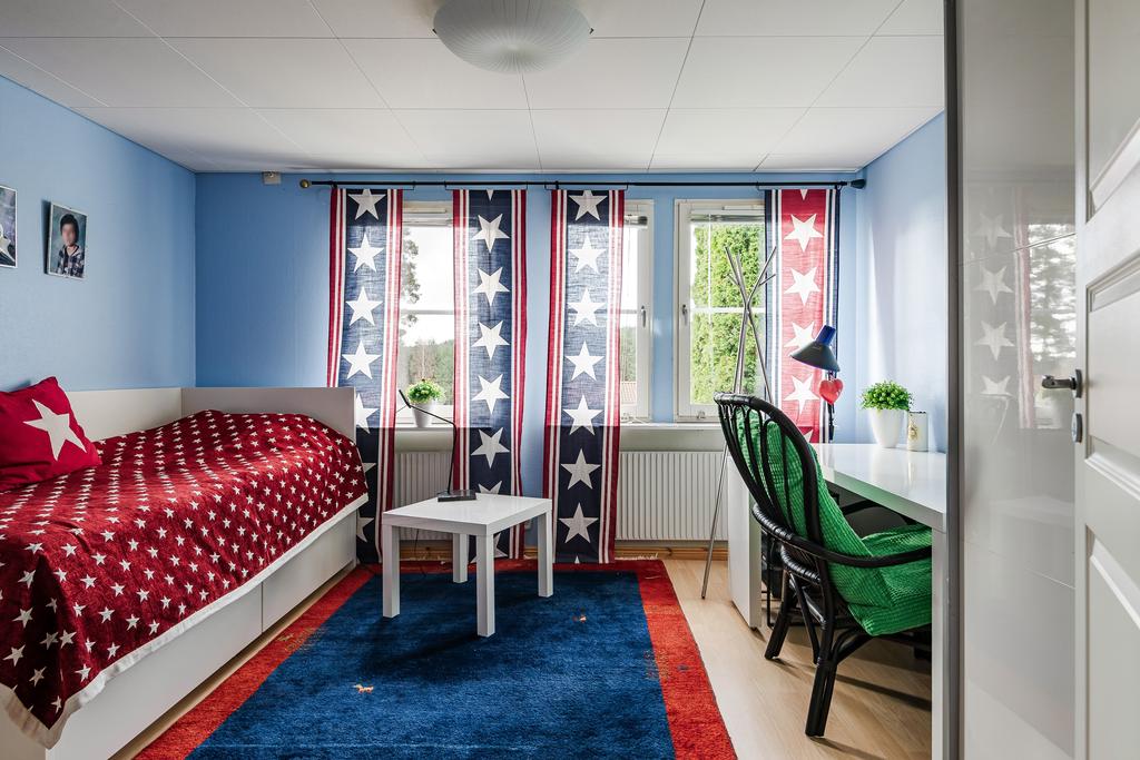 Sovrum 2 på övre plan.