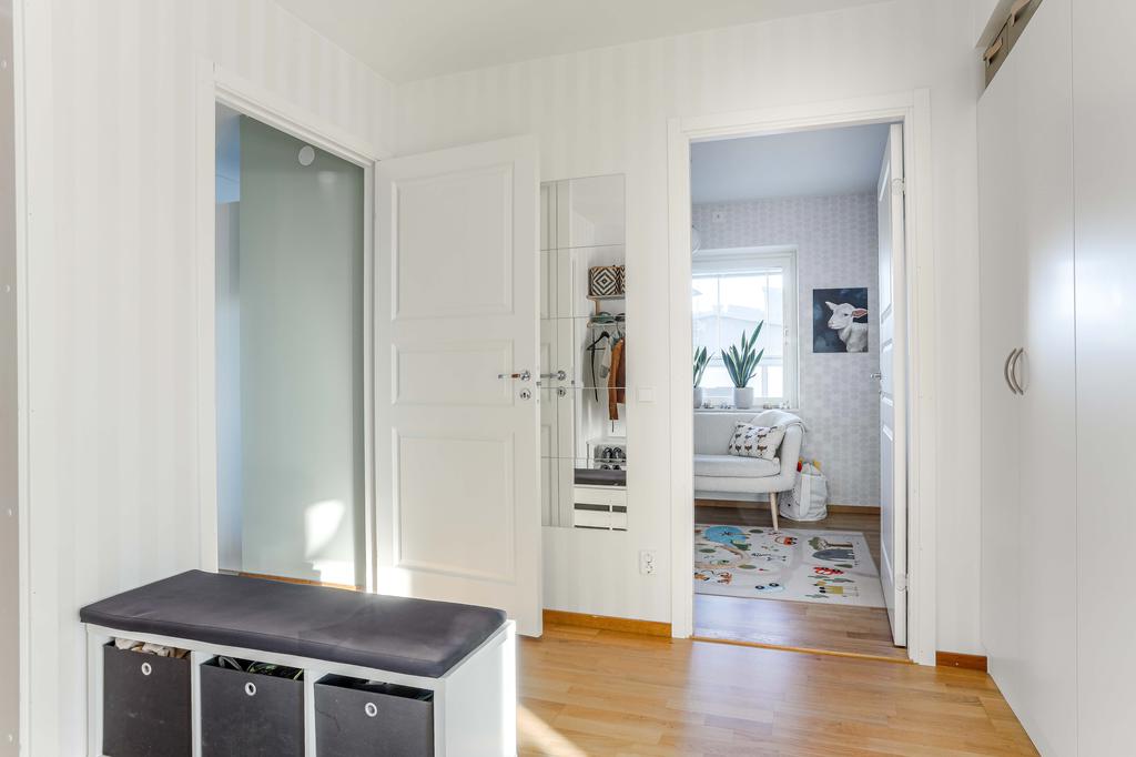 Inre hall mot sovrum 3 o 4