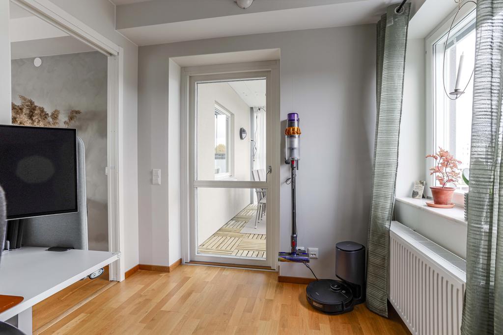 Sovrum 1 mot den stora balkongen