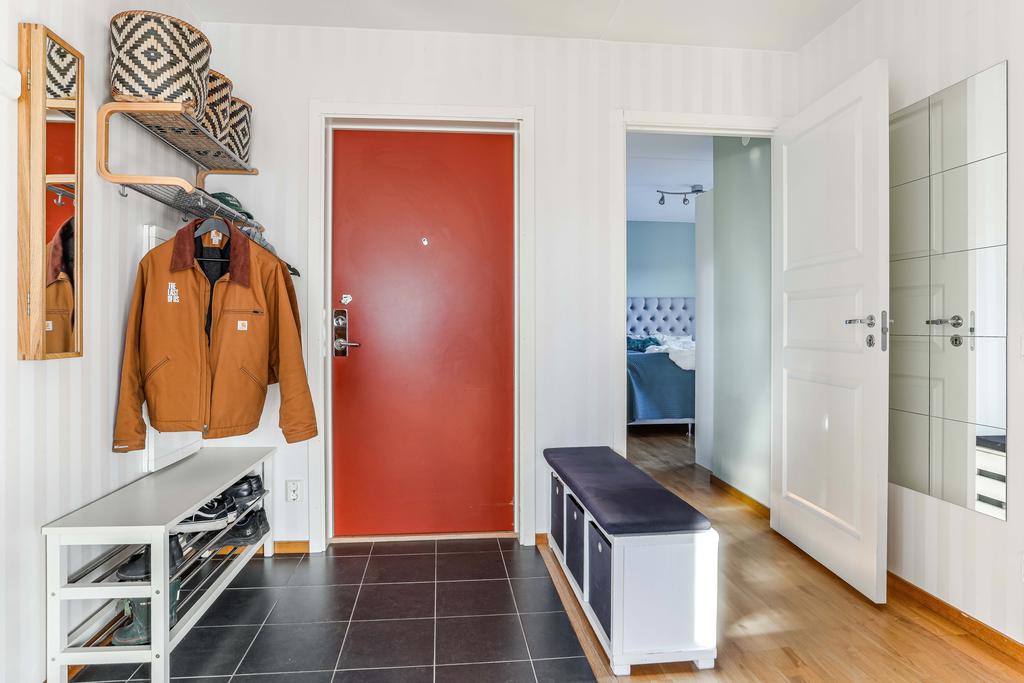 Matser bedroom vid entréhallen