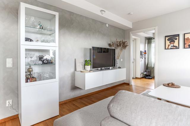 Vardagsrum mot master bedroom