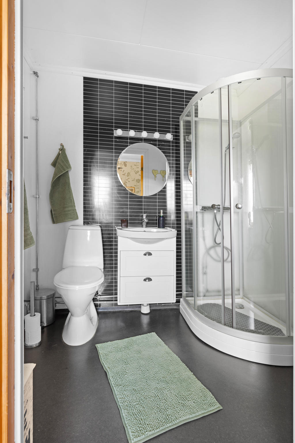 Duschrum i anslutning till hallen