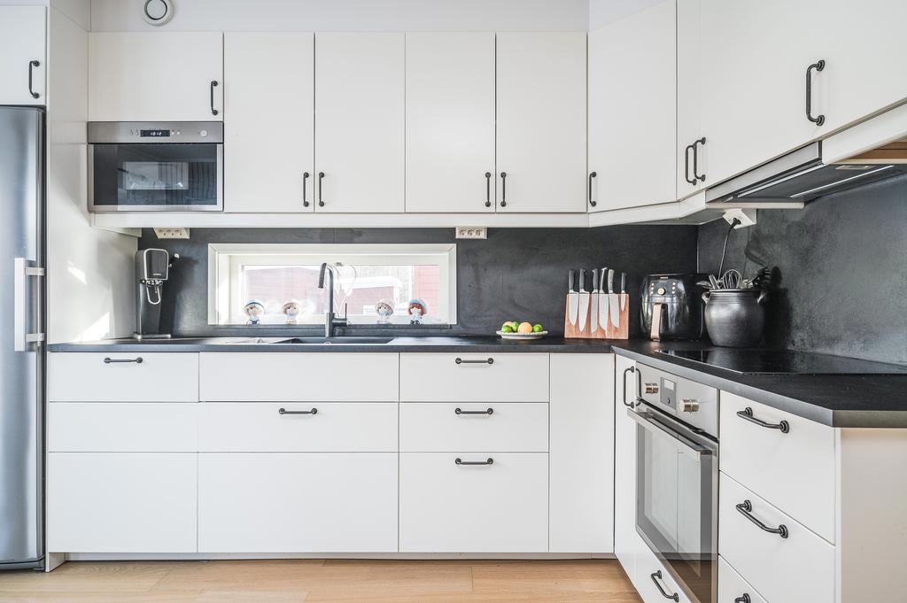 Kök med mycket förvaring