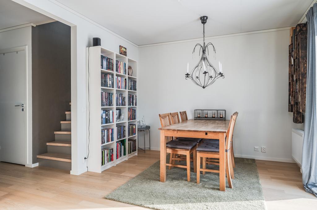 Matplats i vardagsrummet