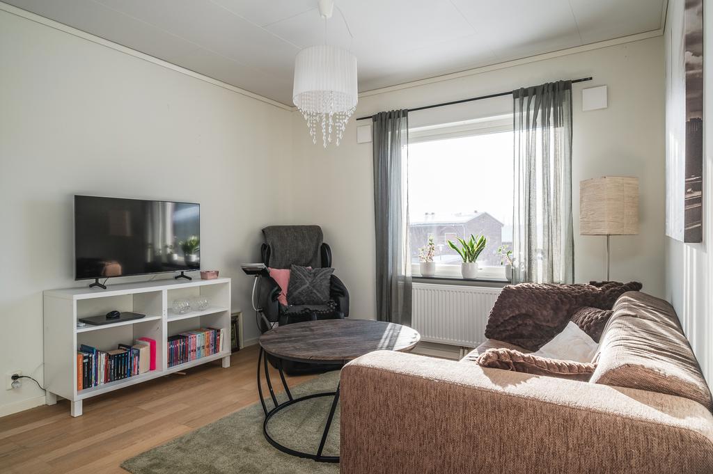 Allrum (kan byggas in till extra sovrum)