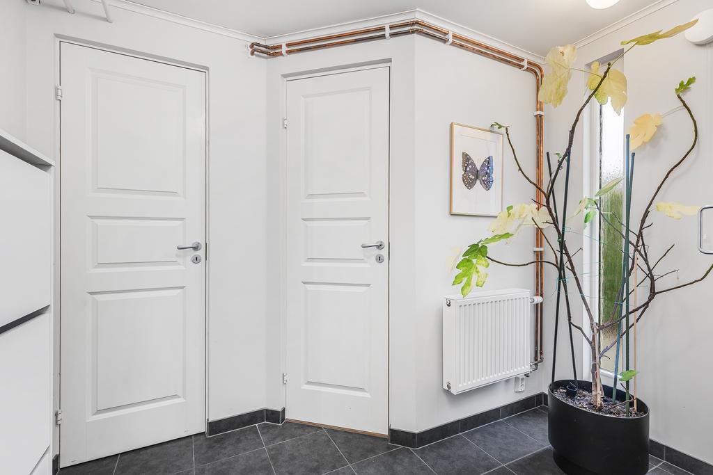 Klädkammare och badrum