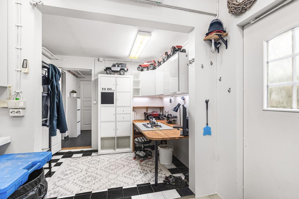 Arbetsrum intill garage