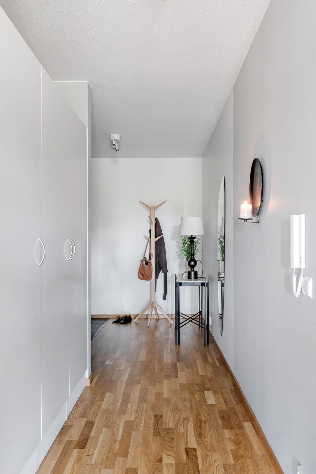 Hall med garderober