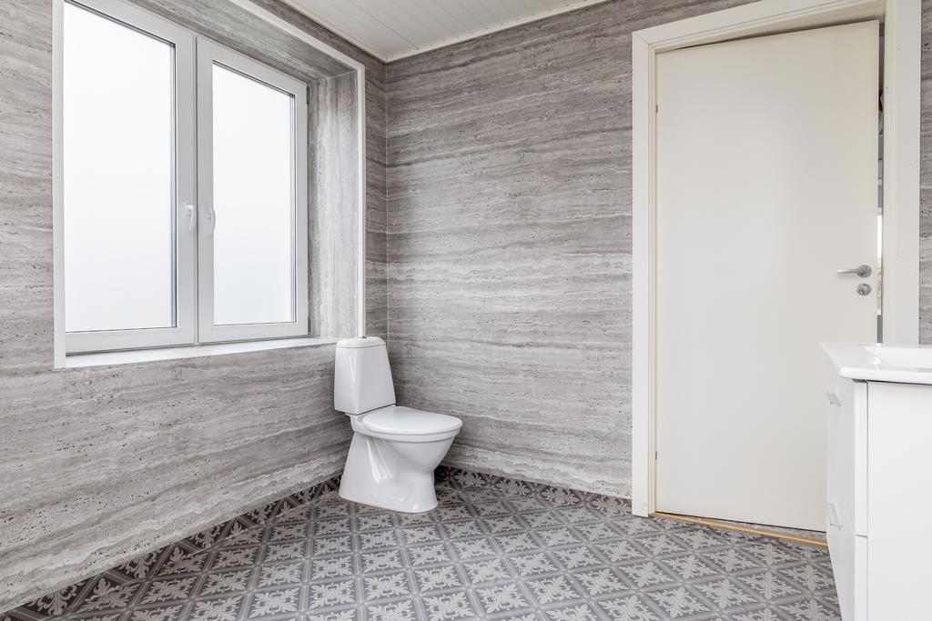 Duschrum/wc/tvättstuga. 