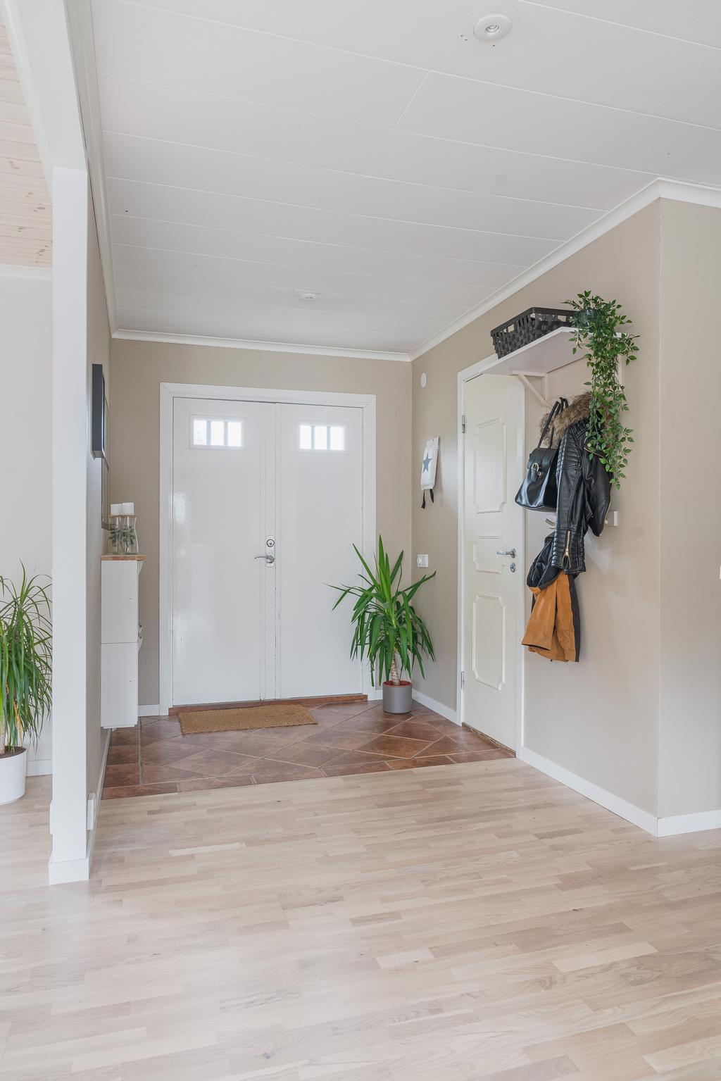 Ljus och rymlig entréhall