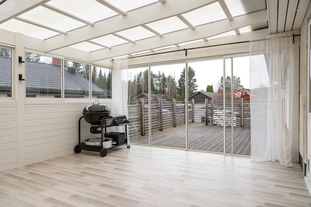 Inglasad veranda med anslutning till altanen