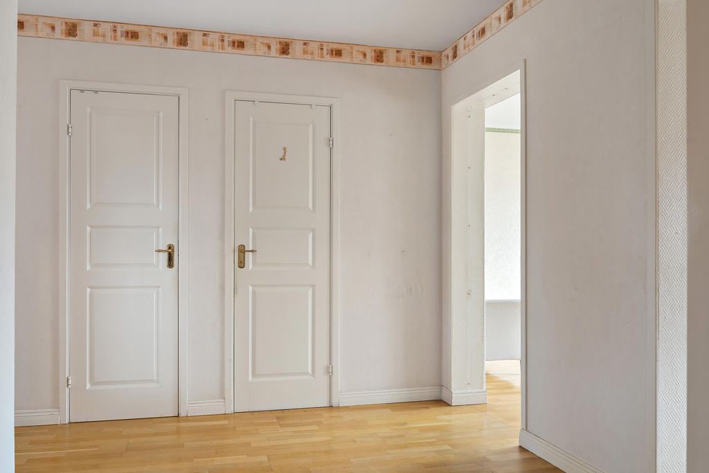 Hall mot badrum och sovrum