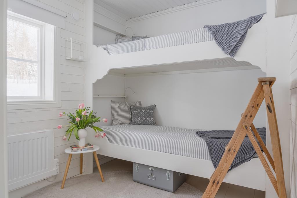 Fastighetens andra sovrum.