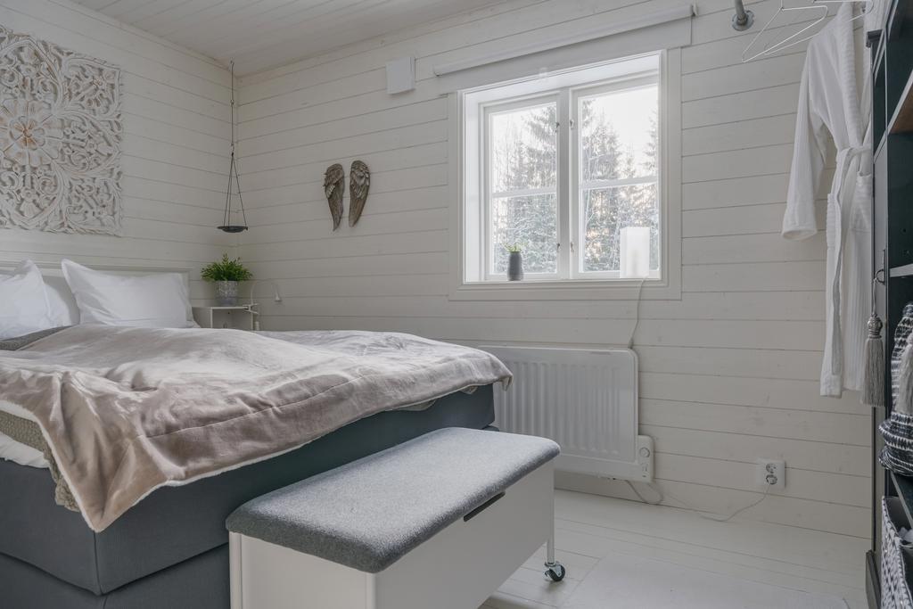 I sovrummet finns det plats för förvaring.