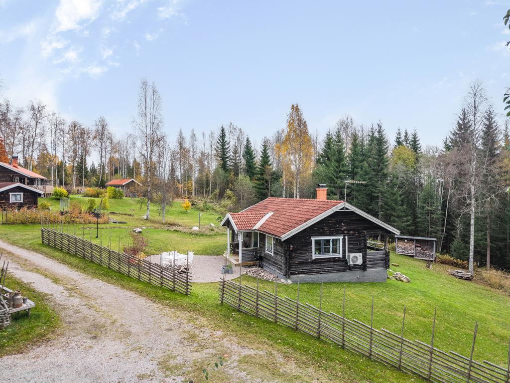 Klassisk gärdesgård som byttes 2023.