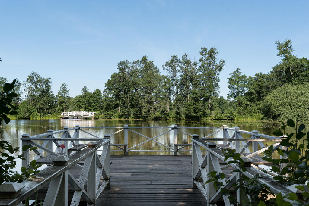 Närhet till Stadsparken och dammarna.