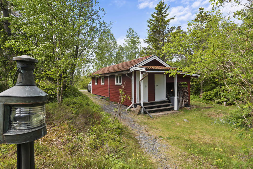 Carport och verkstad/förråd
