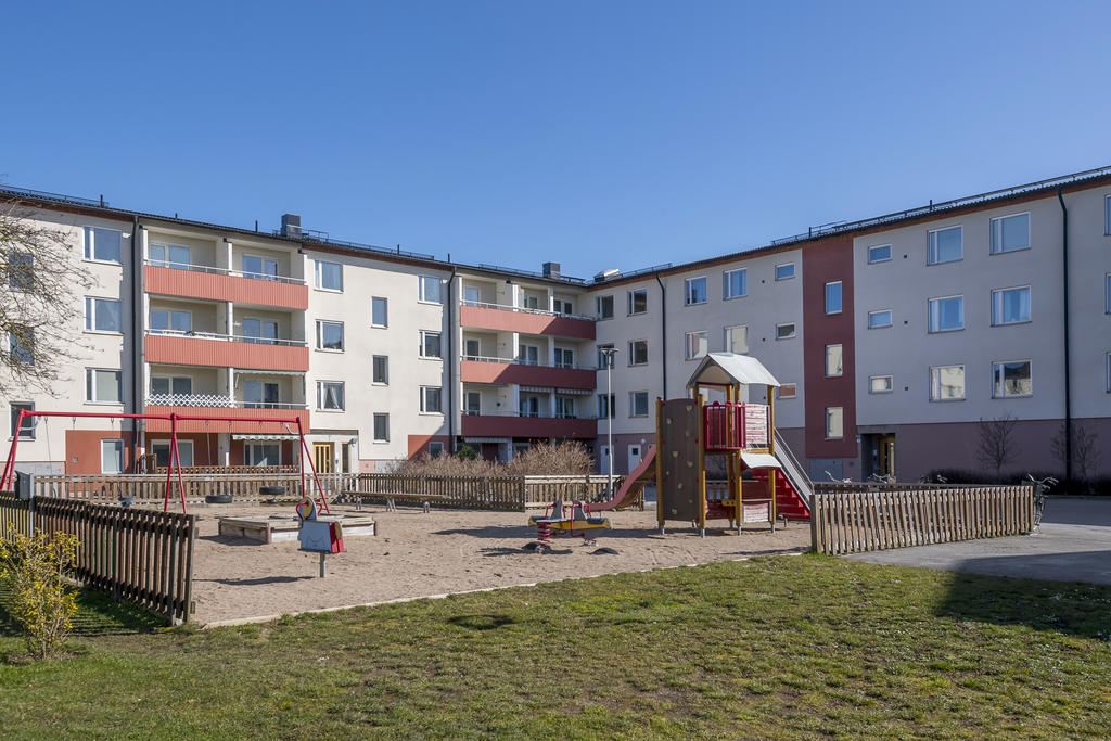 Lekplats på gården