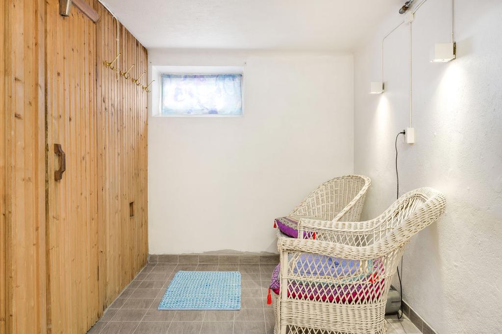 Utöver tvättstuga och cykelrum  finns även bastu i föreningen