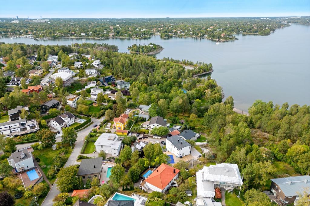 Sjönära läge med god närhet till Sticklinge strand