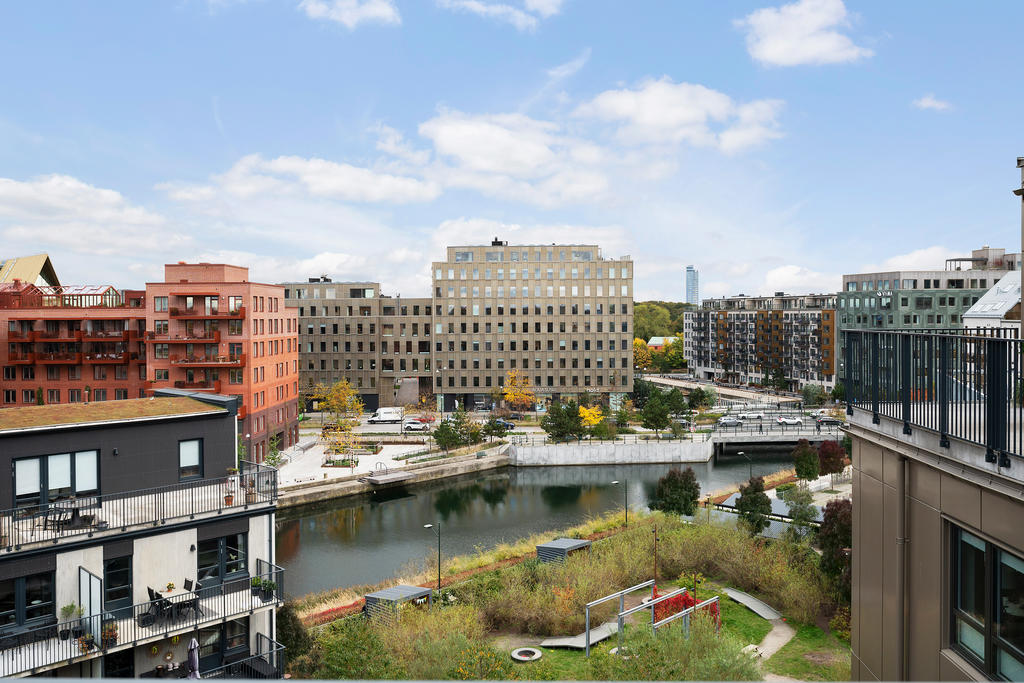 Även här bjuds vi på fina utsikter över stad och vatten.