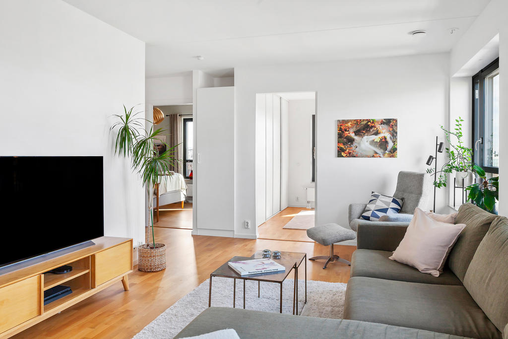 De två sovrummen ligger på husets västra gavel.