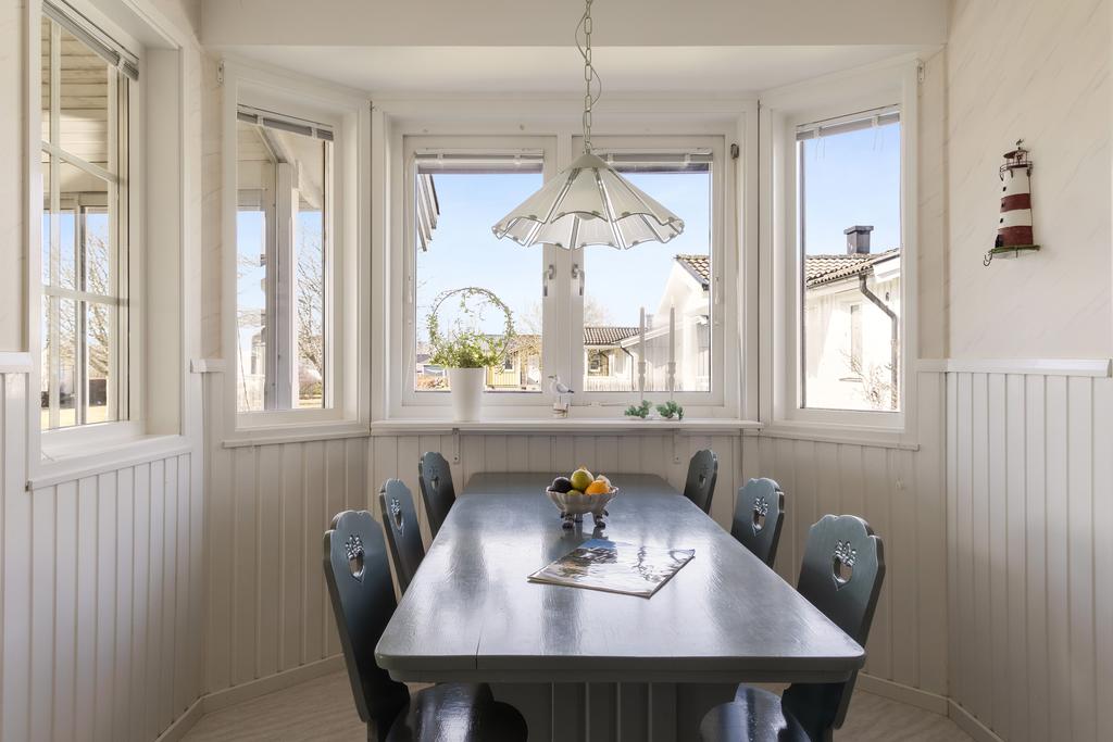 Burspråket vid matplatsen gör rummet extra luftigt