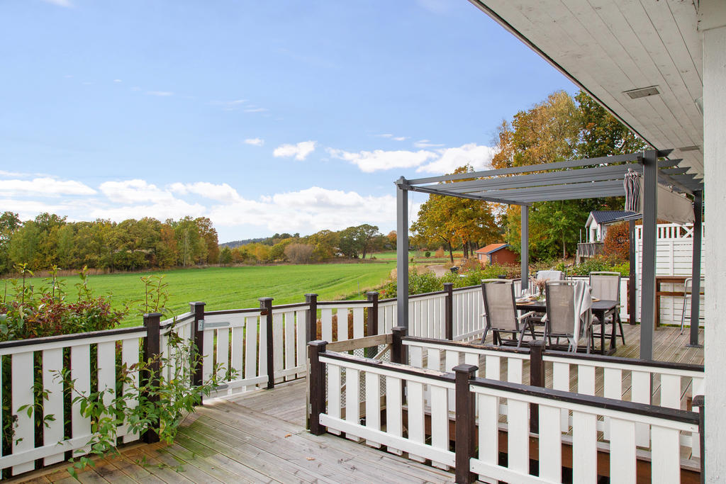 Trappan ner leder dig under huset 