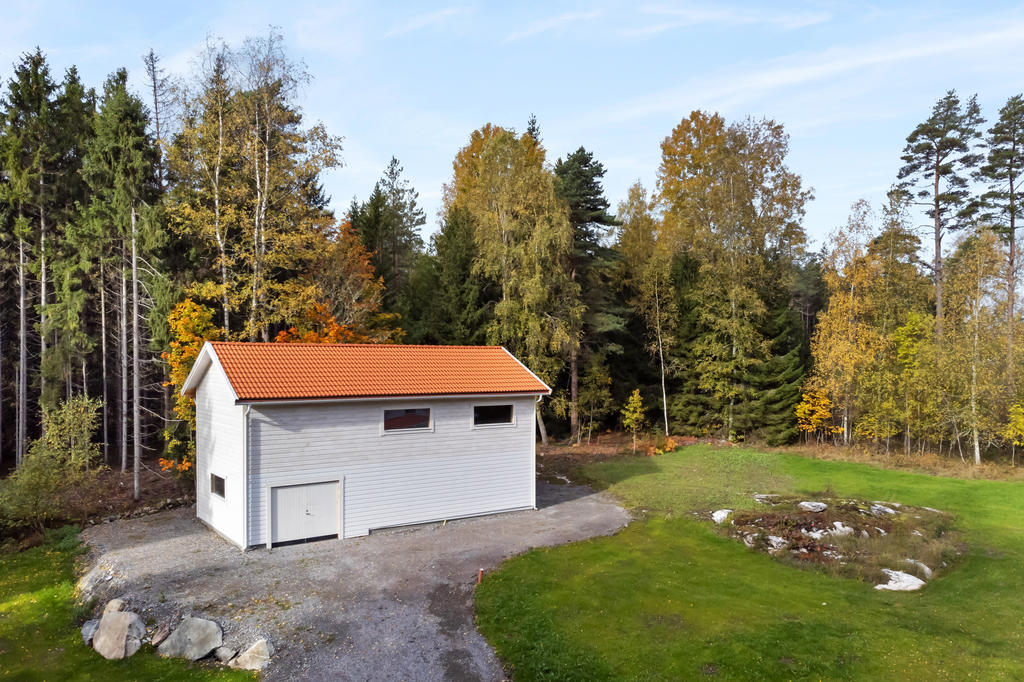 Garage/verkstad. 
