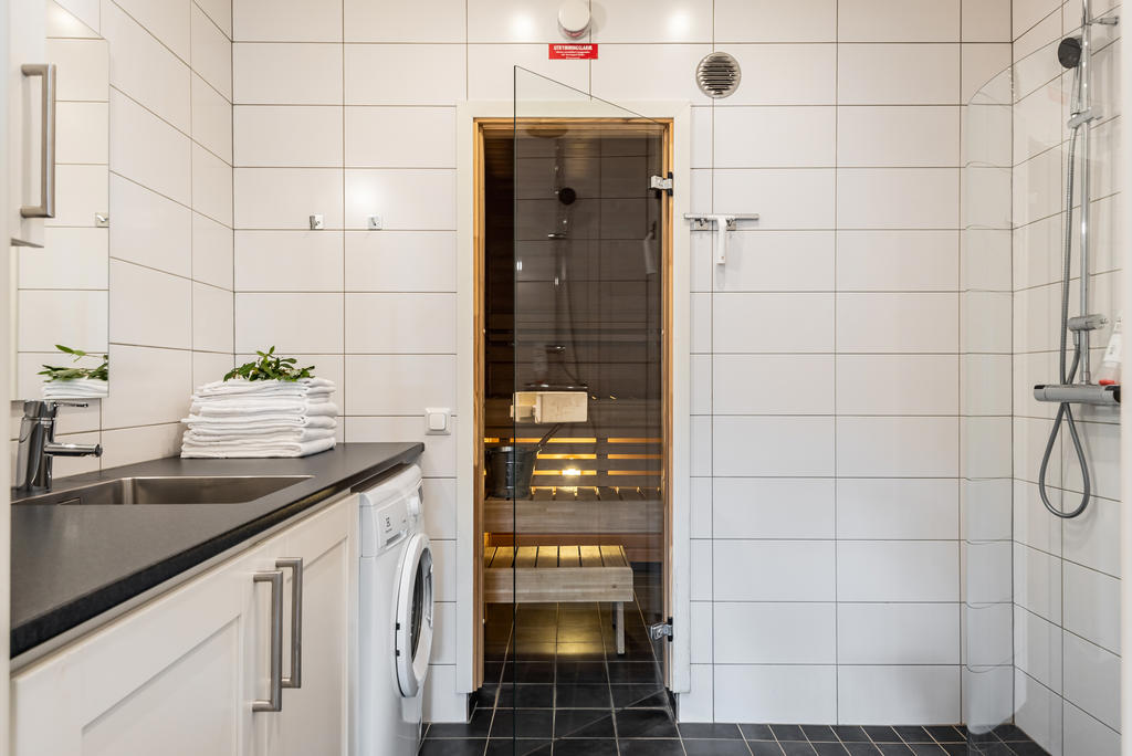 Bilderna kan vara från olika 76-80 kvm stora typlägenheter.