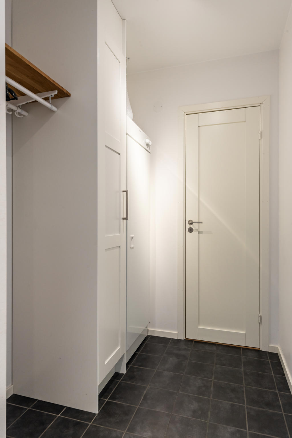 Bilderna kan vara från olika 76-80 kvm stora typlägenheter.