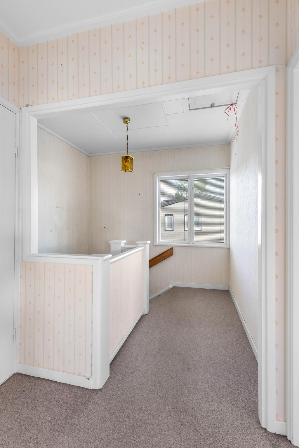 ÖV: Hall med garderober