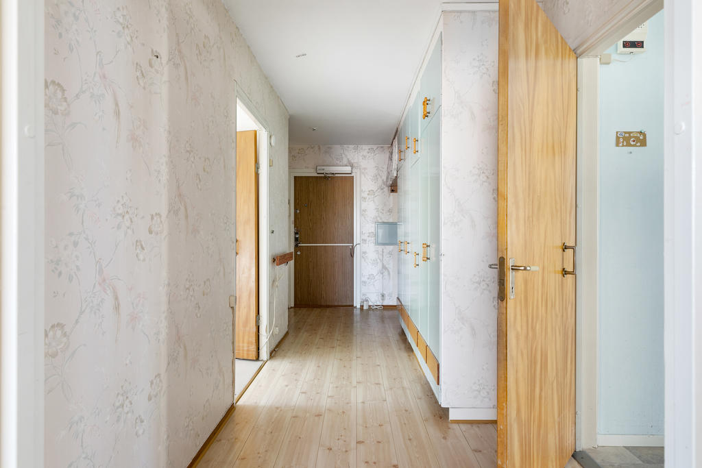 Hall med förvaringsmöjligheter