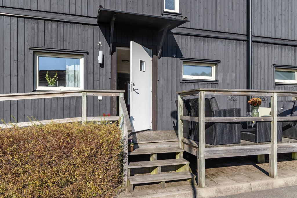 Lägenheten har två uteplatser