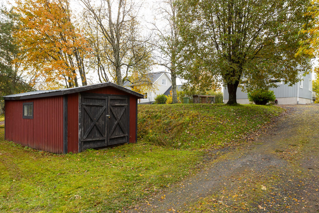 Garage/förråd på tomten