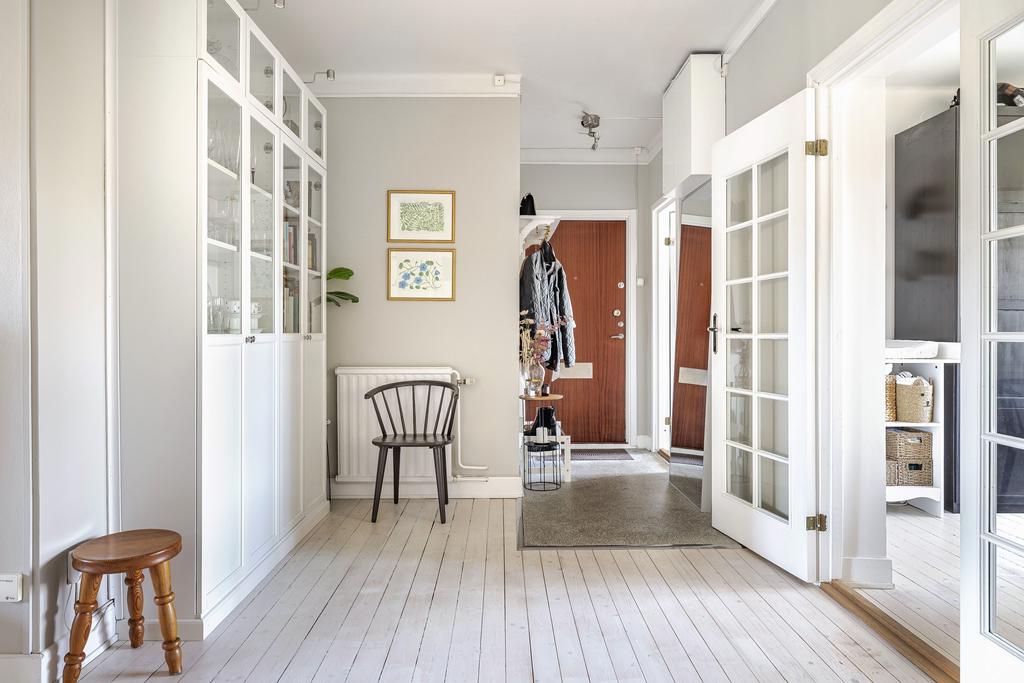 Stor möblerbar hall