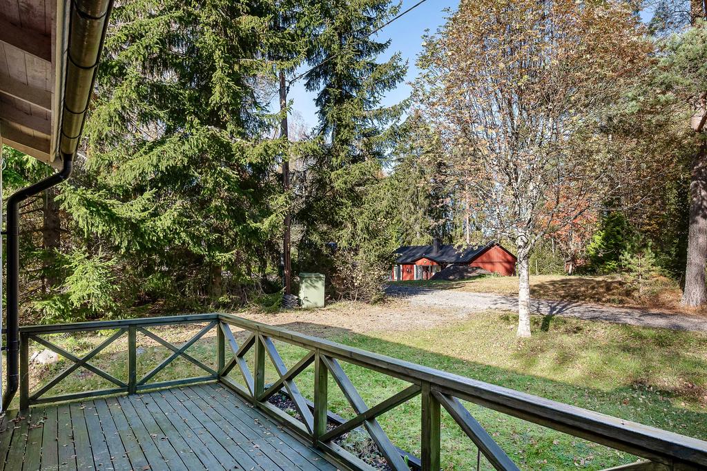 Från entré mot infart