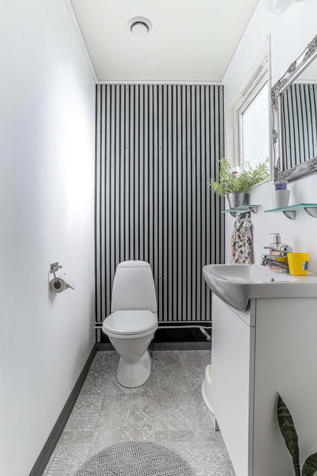 Wc-rum bottenvåningen