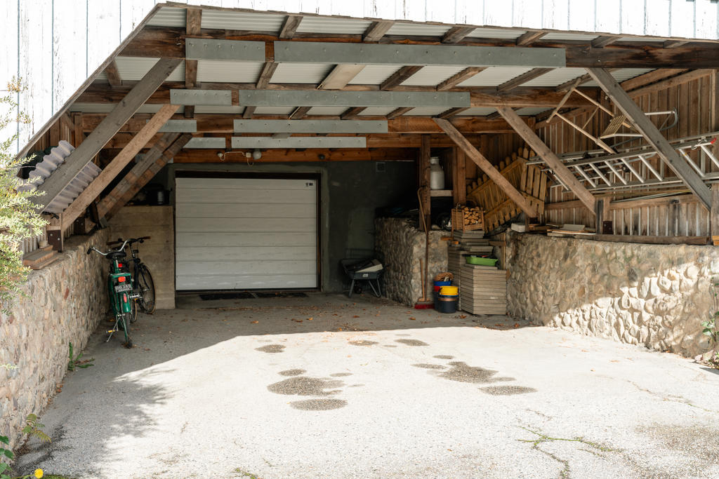 Carport/garage