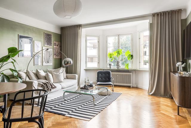 Generösa fönstren i burspråk ger ett härligt ljusflöde 