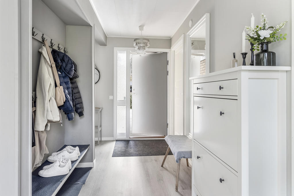 Ljus och välkomnande hall