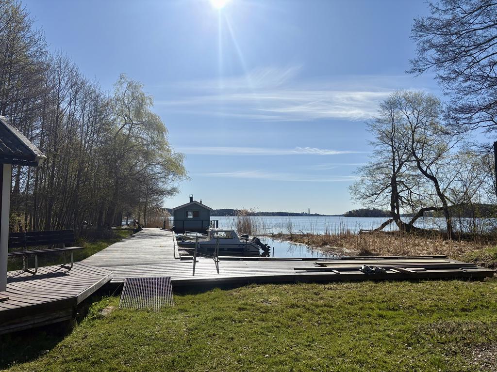 Den gemensamma båtbryggan