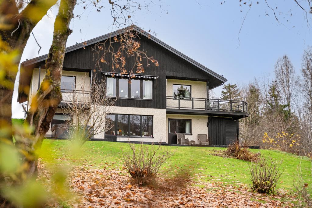 En rejäl villa i trevliga Djurmo