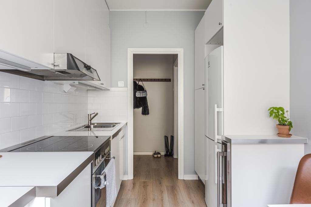 Kök med vy mot hallen