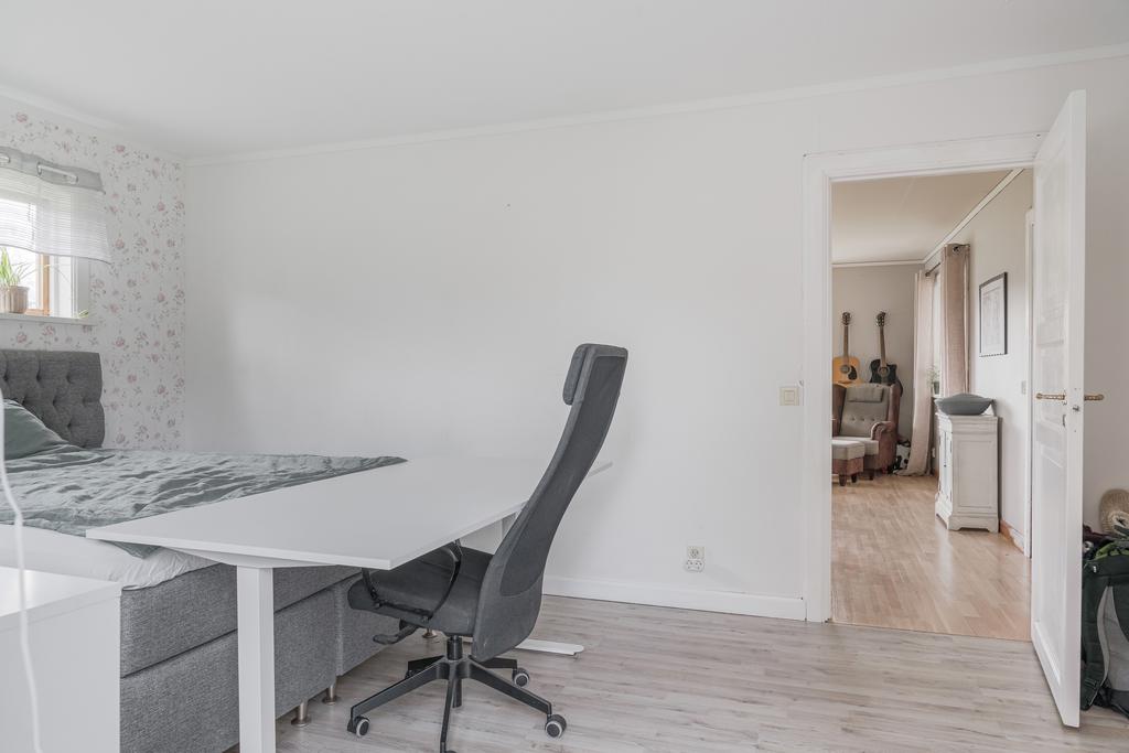 Sovrum på entréplan. 