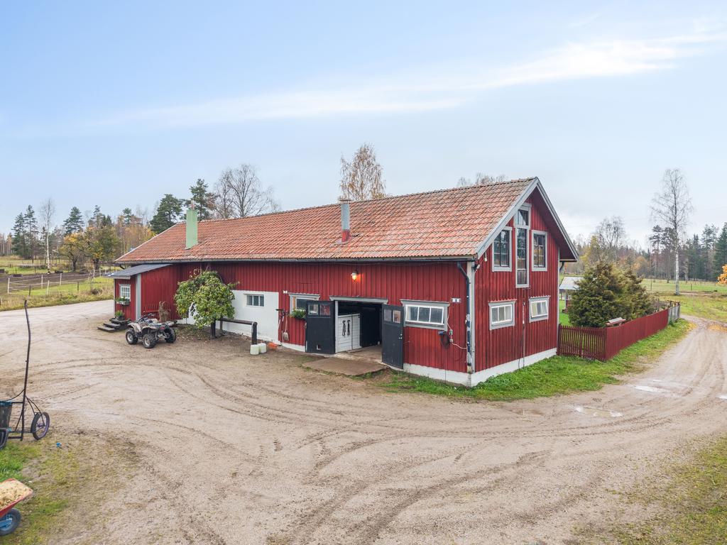 Välkommen till gårdens stallbyggnad!