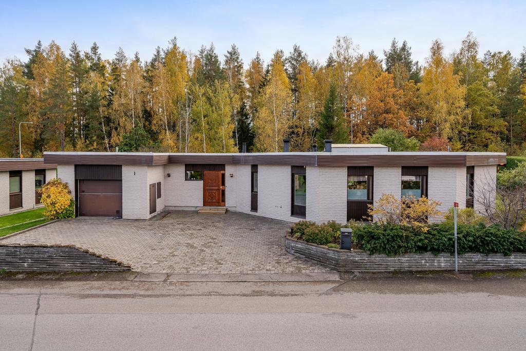 Stensatt entrésida