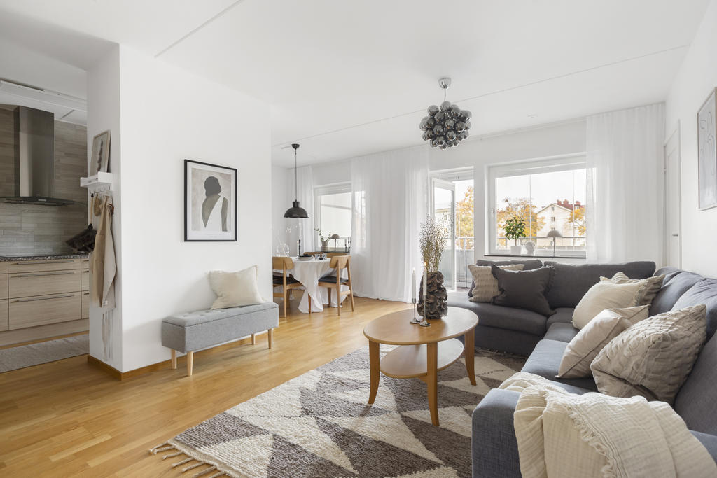 Del av vardagsrum och kök