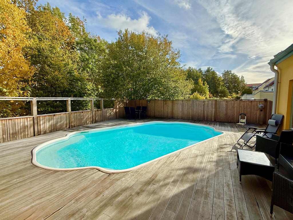 Poolområde, säljarens bild